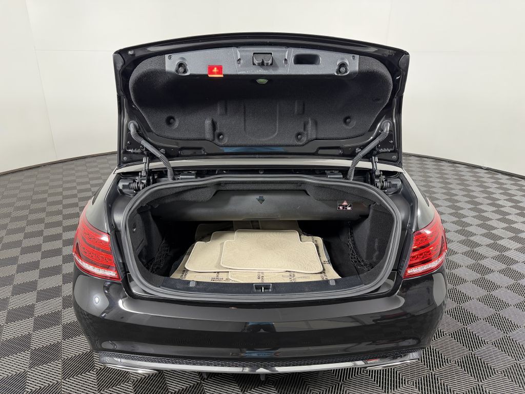 2016 Mercedes-Benz E-Class Image 17