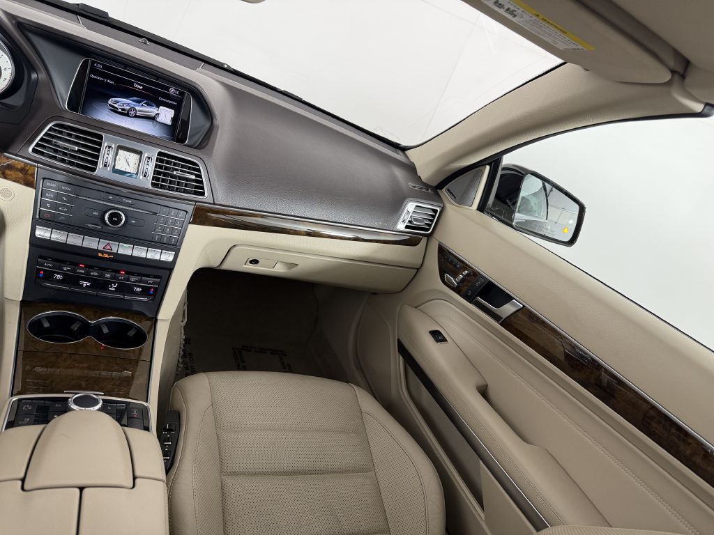 2016 Mercedes-Benz E-Class Image 21