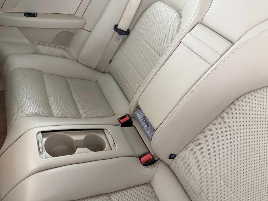 2016 Mercedes-Benz E-Class Image 23