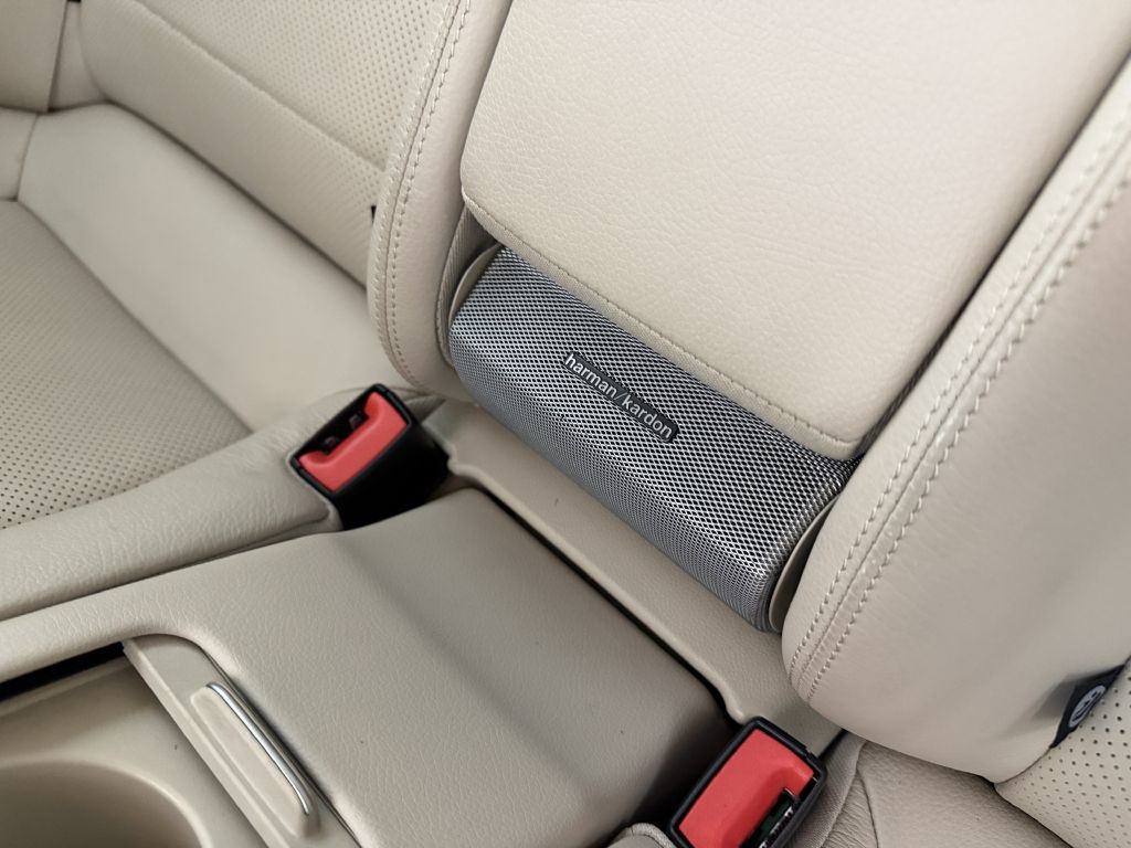 2016 Mercedes-Benz E-Class Image 24
