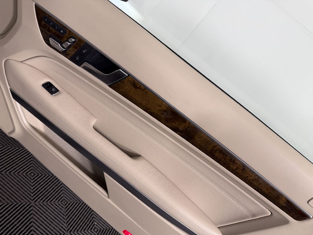 2016 Mercedes-Benz E-Class Image 43