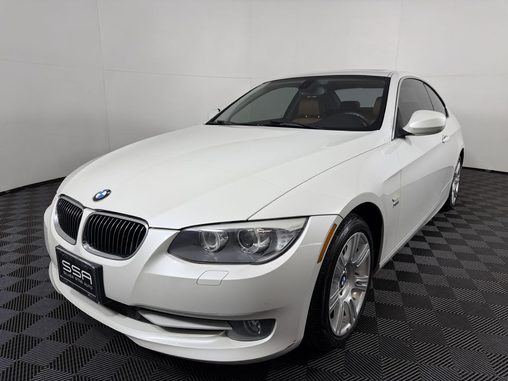 2012 BMW 3 Series Image 1