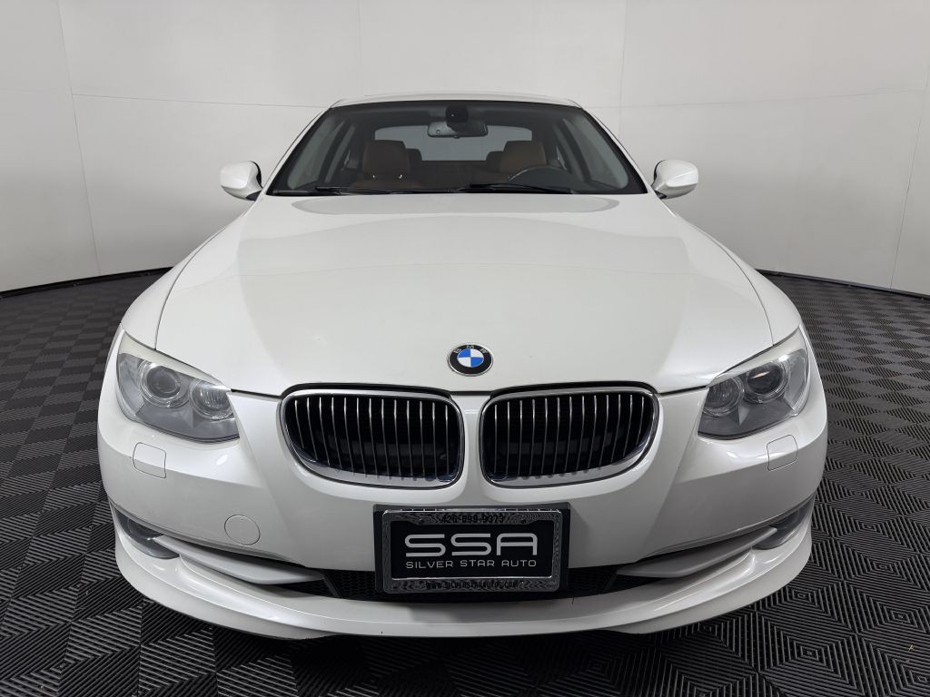 2012 BMW 3 Series Image 2