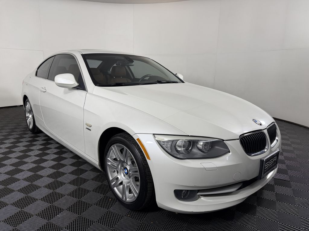 2012 BMW 3 Series Image 4