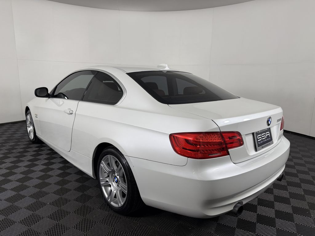 2012 BMW 3 Series Image 8