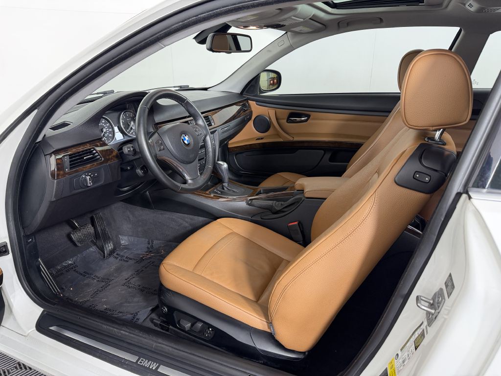 2012 BMW 3 Series Image 12