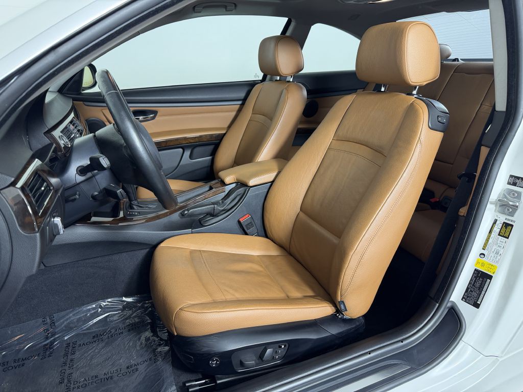 2012 BMW 3 Series Image 14