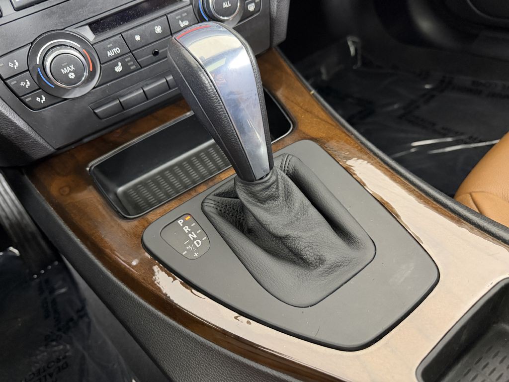 2012 BMW 3 Series Image 26