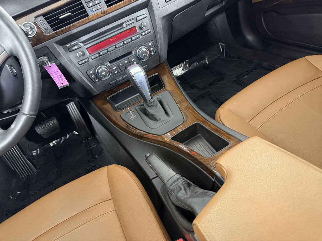 2012 BMW 3 Series Image 27