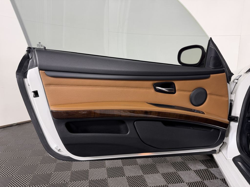 2012 BMW 3 Series Image 29