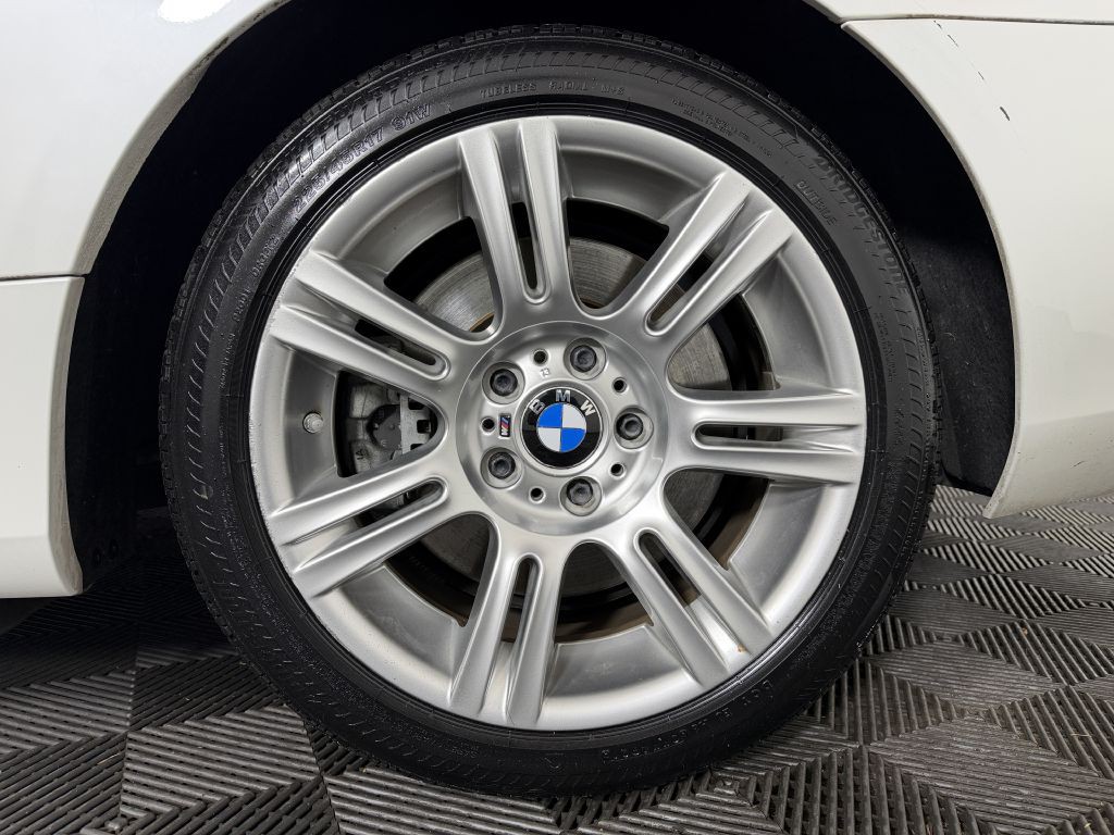 2012 BMW 3 Series Image 38
