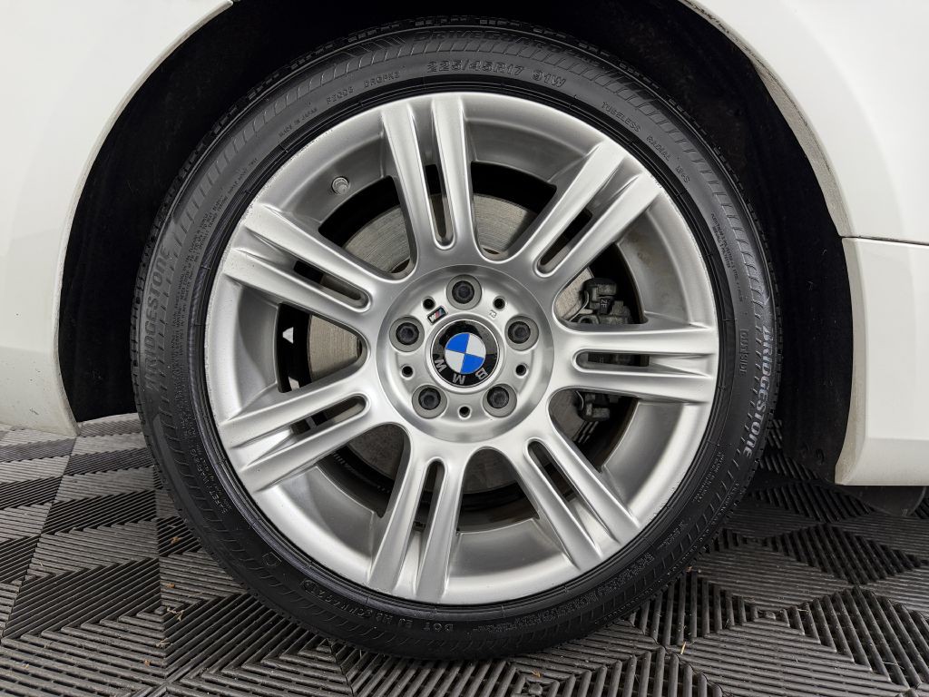 2012 BMW 3 Series Image 39