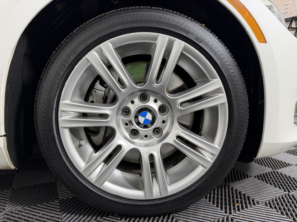 2012 BMW 3 Series Image 40