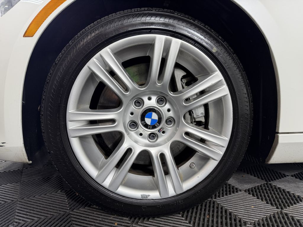 2012 BMW 3 Series Image 41