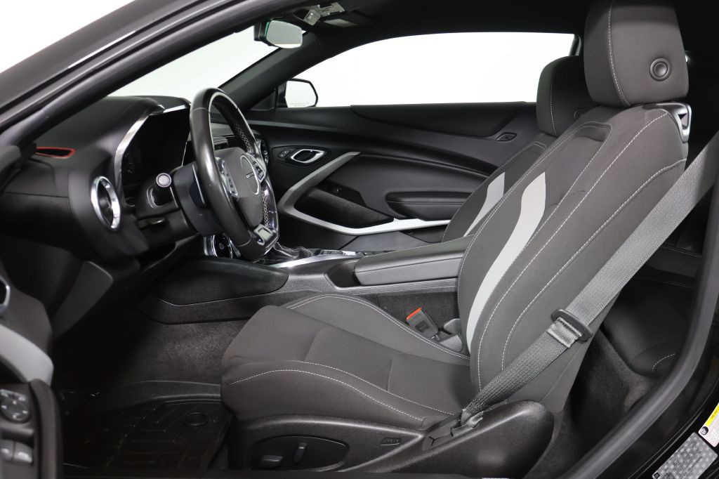 2019 Chevrolet Camaro Image 16