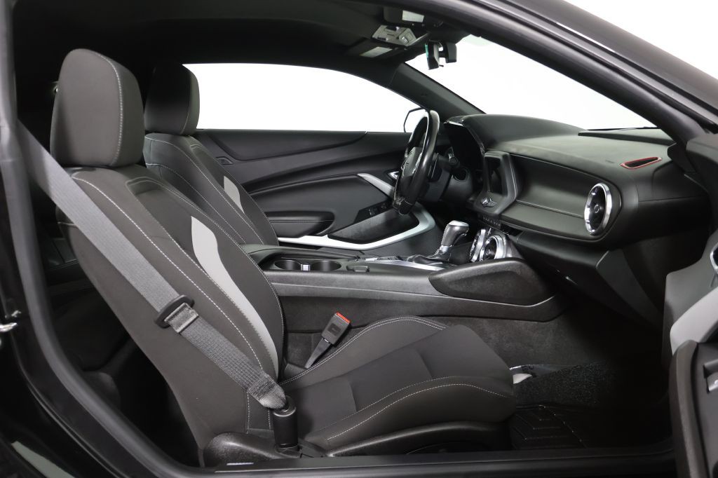 2019 Chevrolet Camaro Image 18