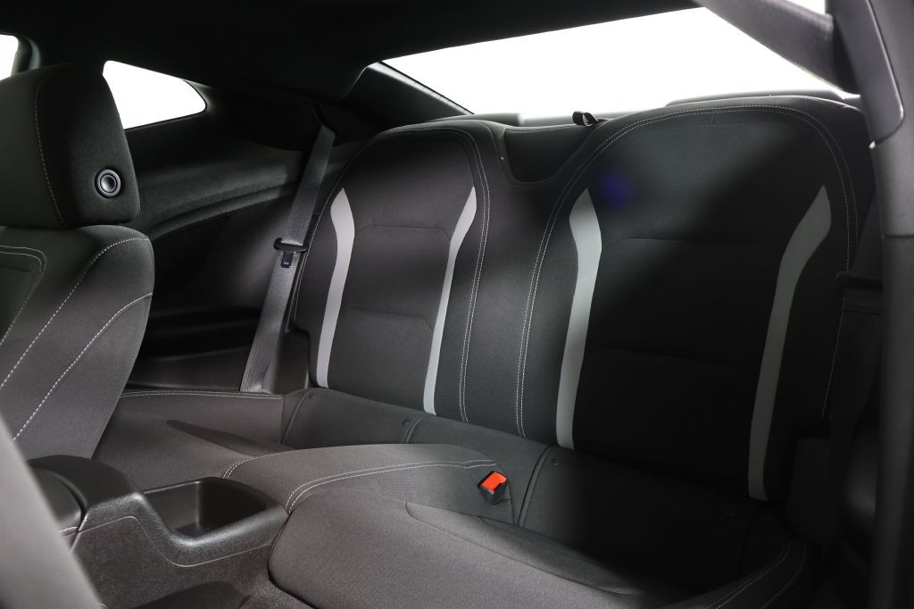 2019 Chevrolet Camaro Image 21