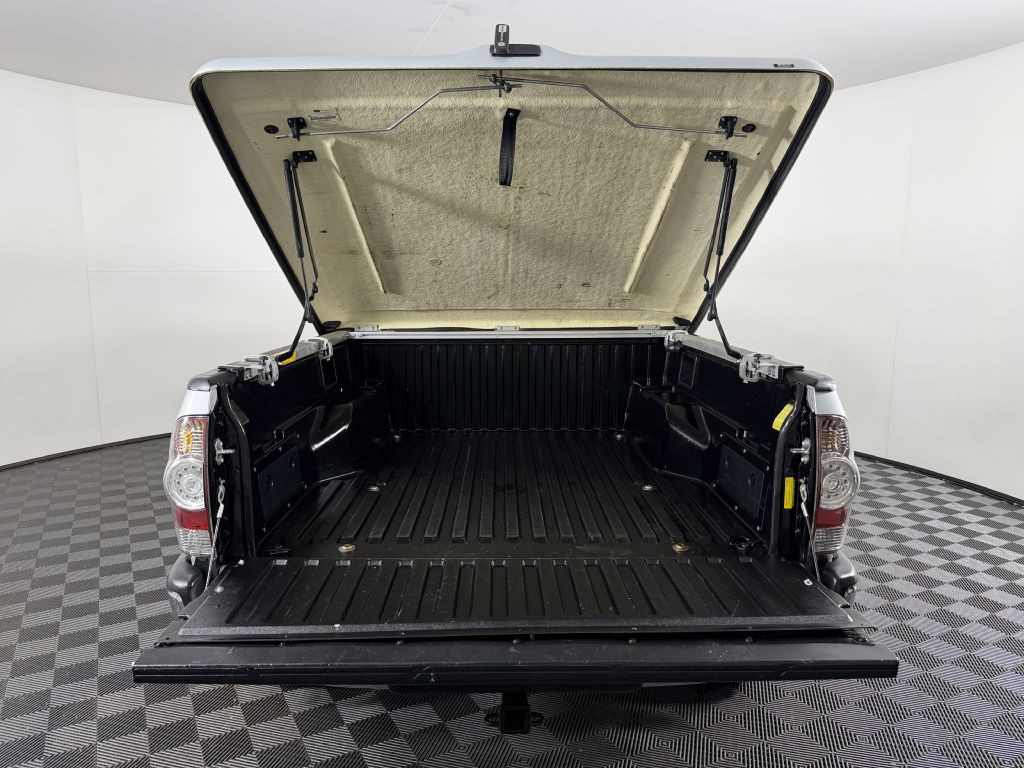 2010 Toyota Tacoma Image 13