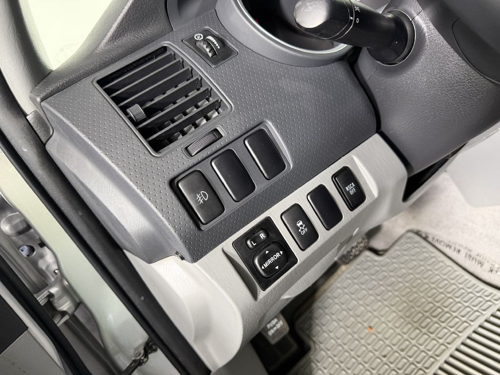 2010 Toyota Tacoma Image 21