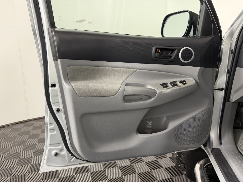 2010 Toyota Tacoma Image 23