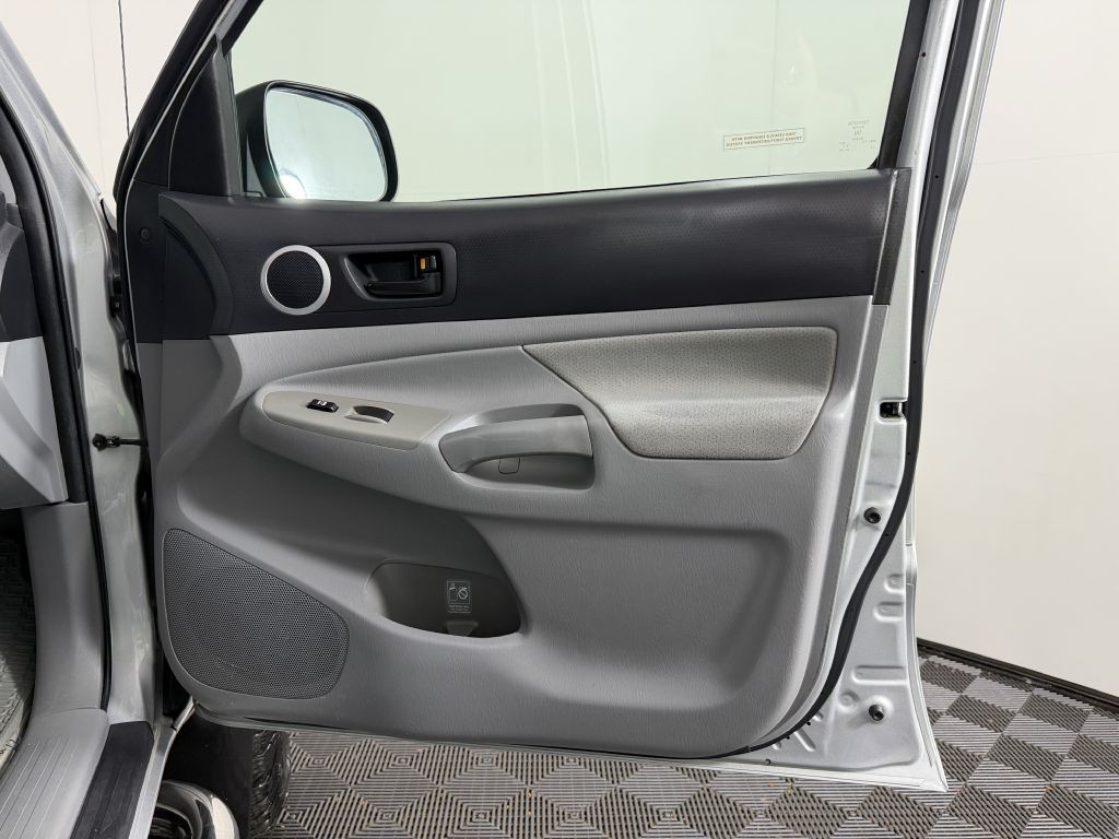 2010 Toyota Tacoma Image 30