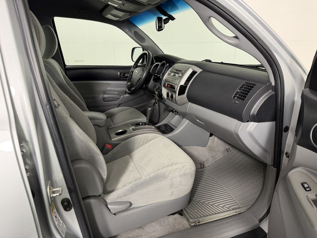 2010 Toyota Tacoma Image 31