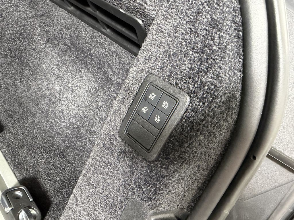 2016 Land Rover Range Rover Image 13