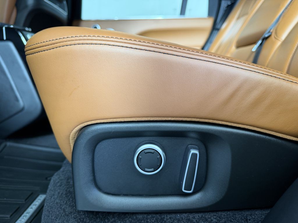 2016 Land Rover Range Rover Image 35