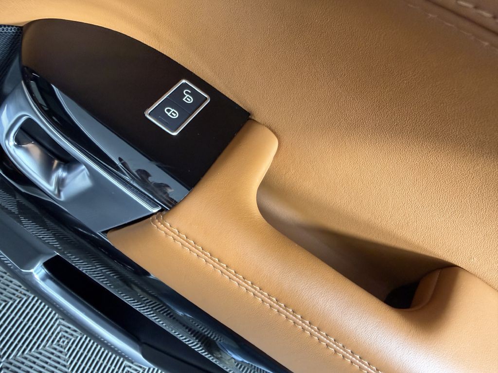 2016 Land Rover Range Rover Image 37