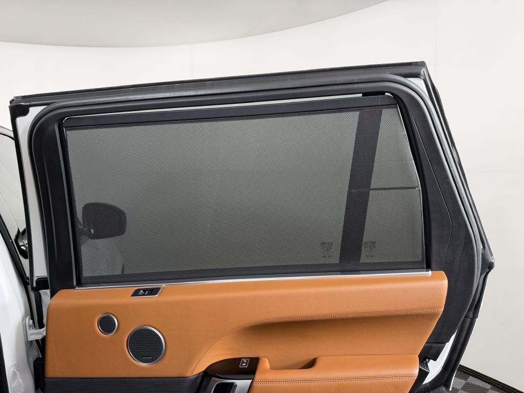 2016 Land Rover Range Rover Image 38
