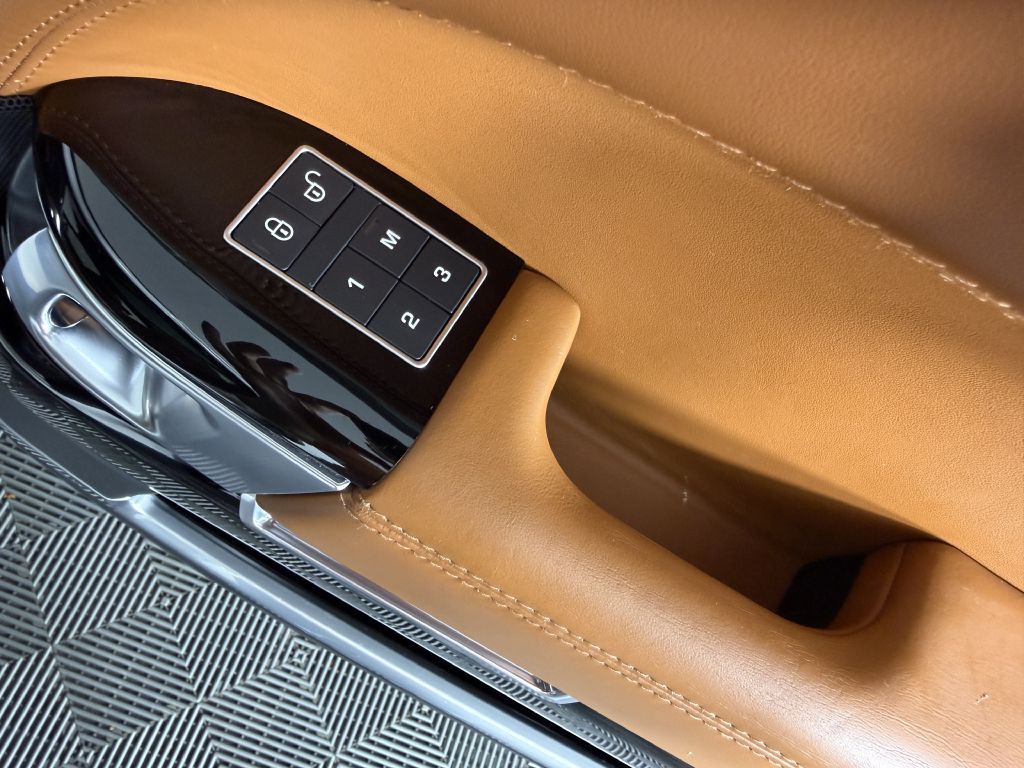 2016 Land Rover Range Rover Image 43
