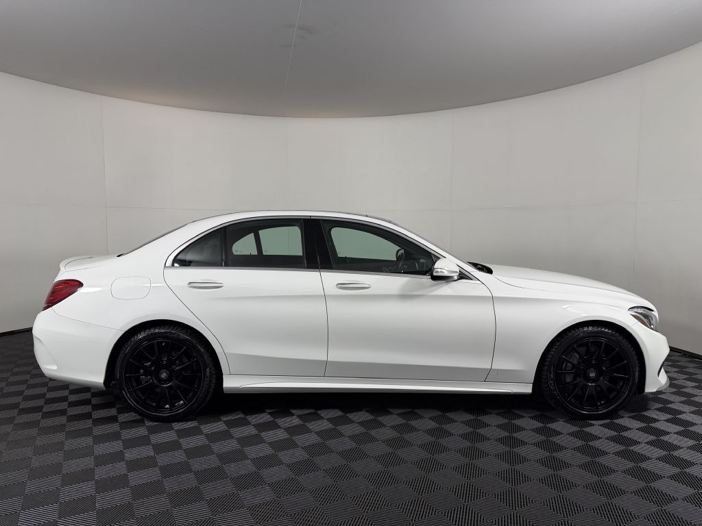 2015 Mercedes-Benz C-Class Image 4