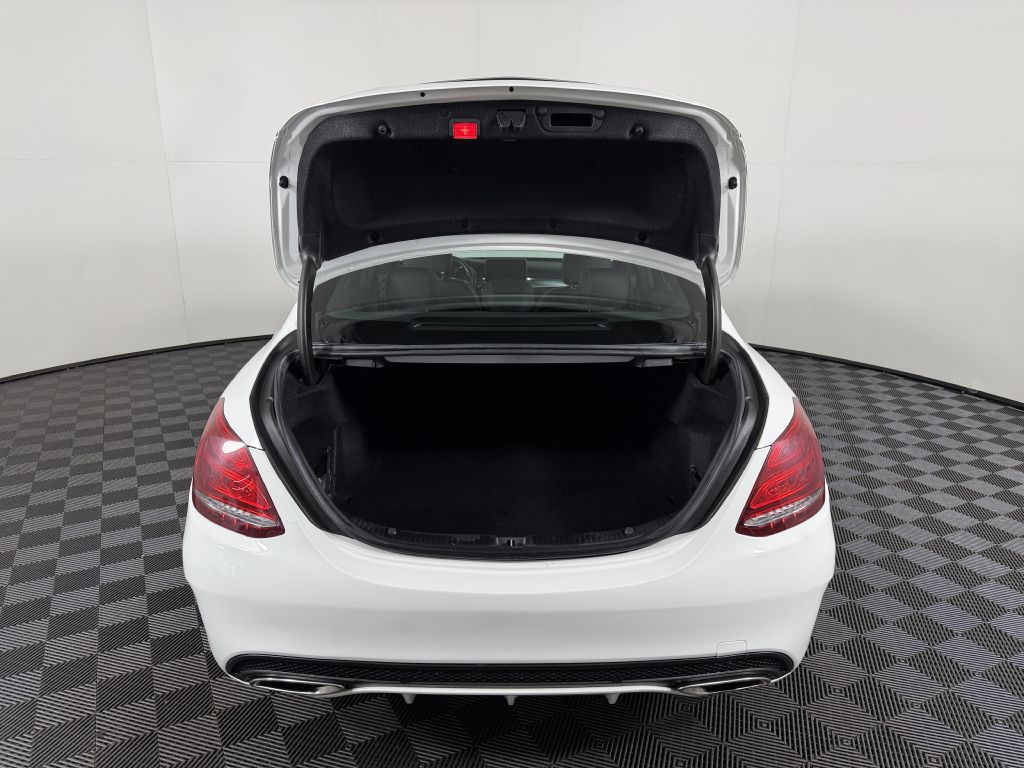2015 Mercedes-Benz C-Class Image 10