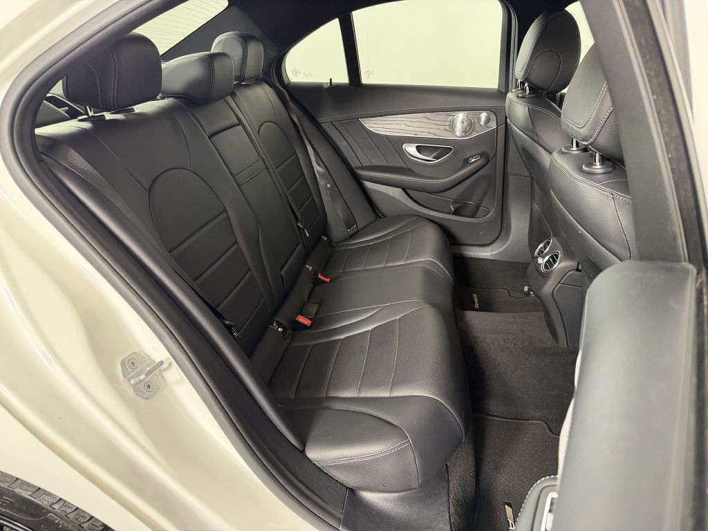 2015 Mercedes-Benz C-Class Image 22