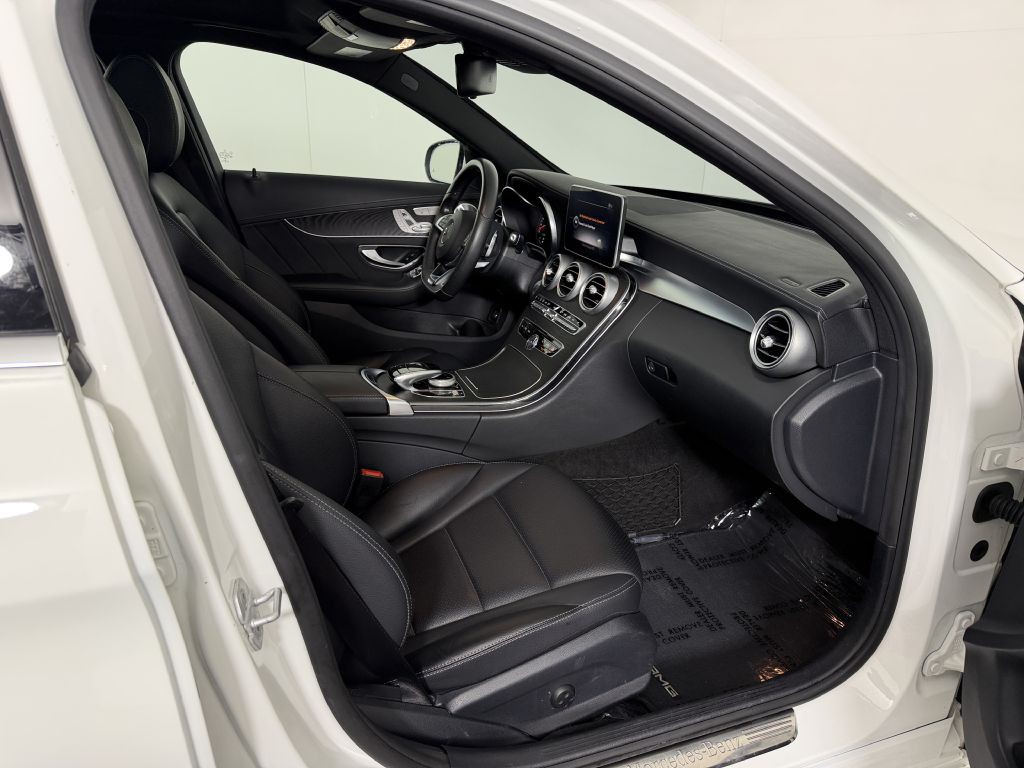 2015 Mercedes-Benz C-Class Image 23