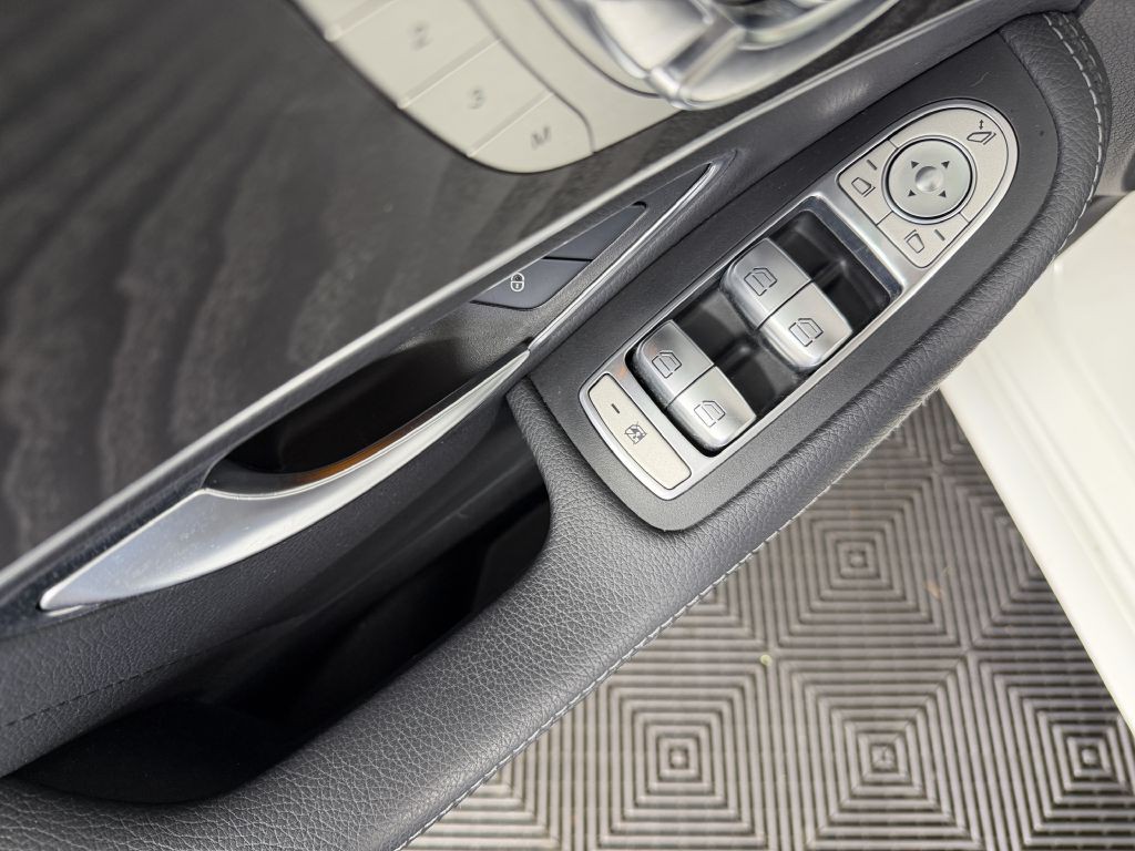 2015 Mercedes-Benz C-Class Image 39