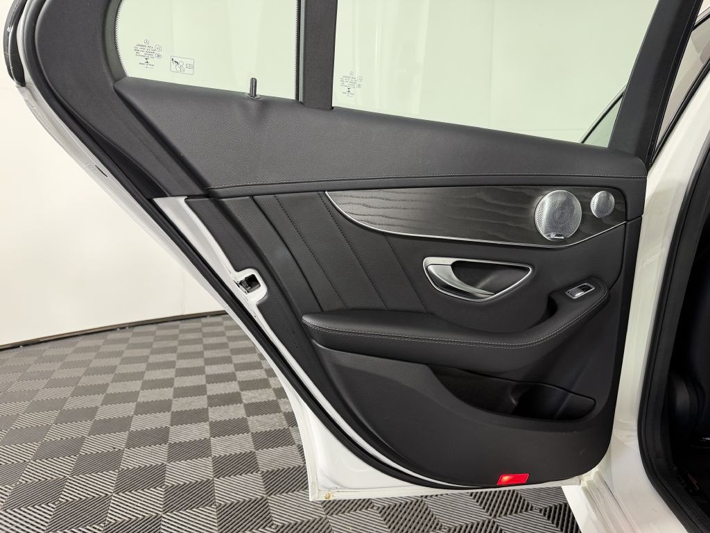 2015 Mercedes-Benz C-Class Image 41