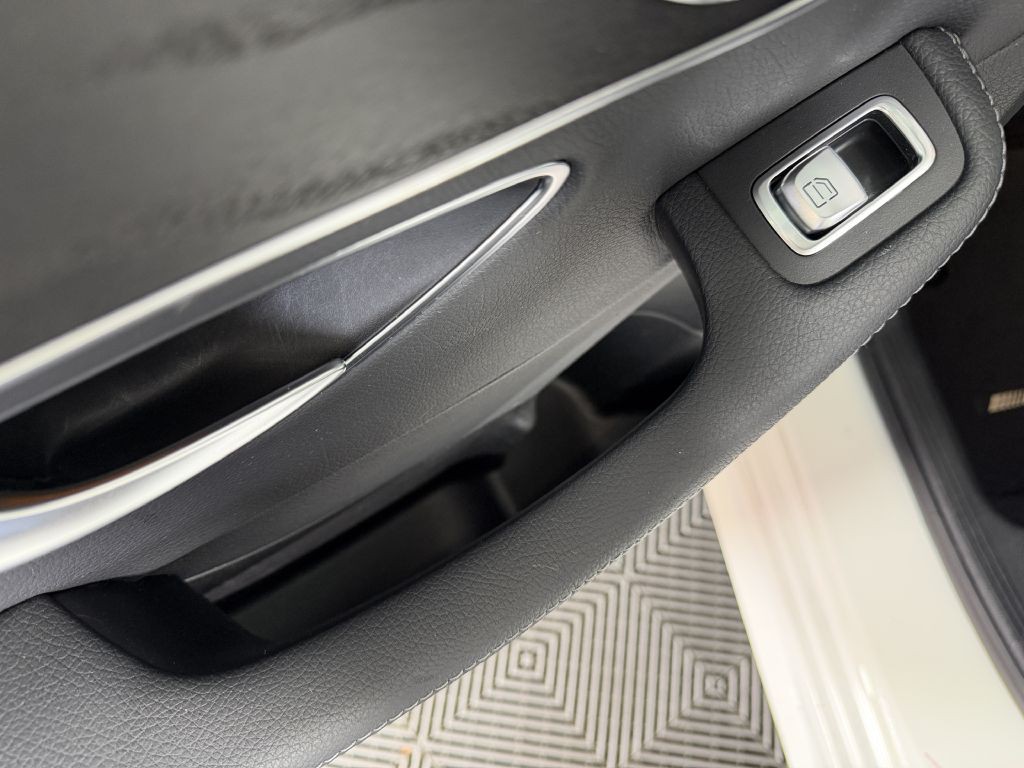 2015 Mercedes-Benz C-Class Image 43