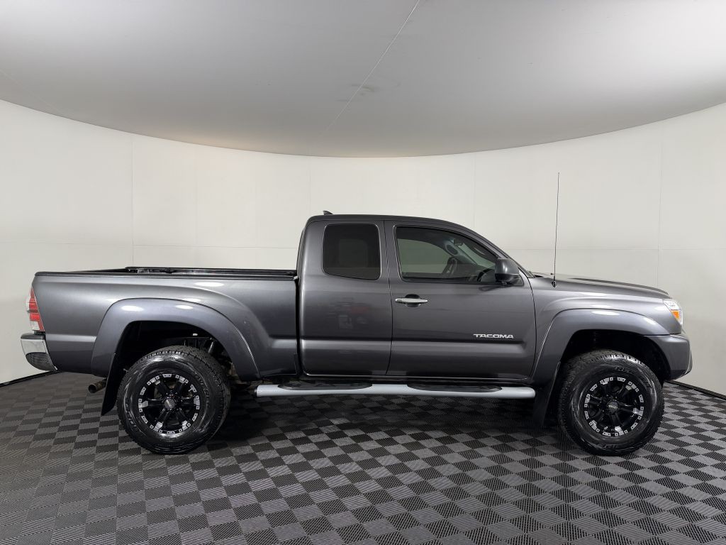 2015 Toyota Tacoma Image 4