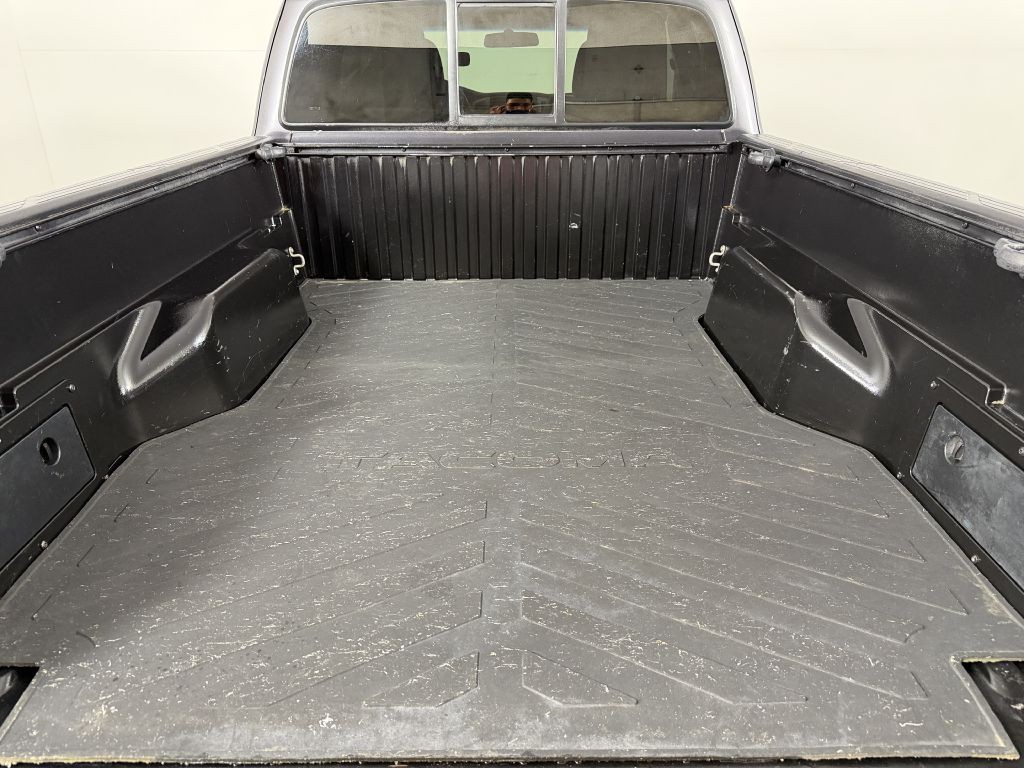 2015 Toyota Tacoma Image 11