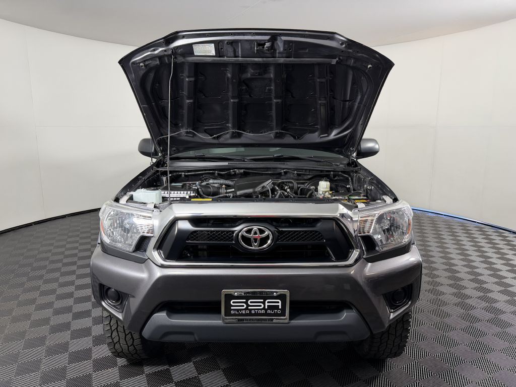 2015 Toyota Tacoma Image 14