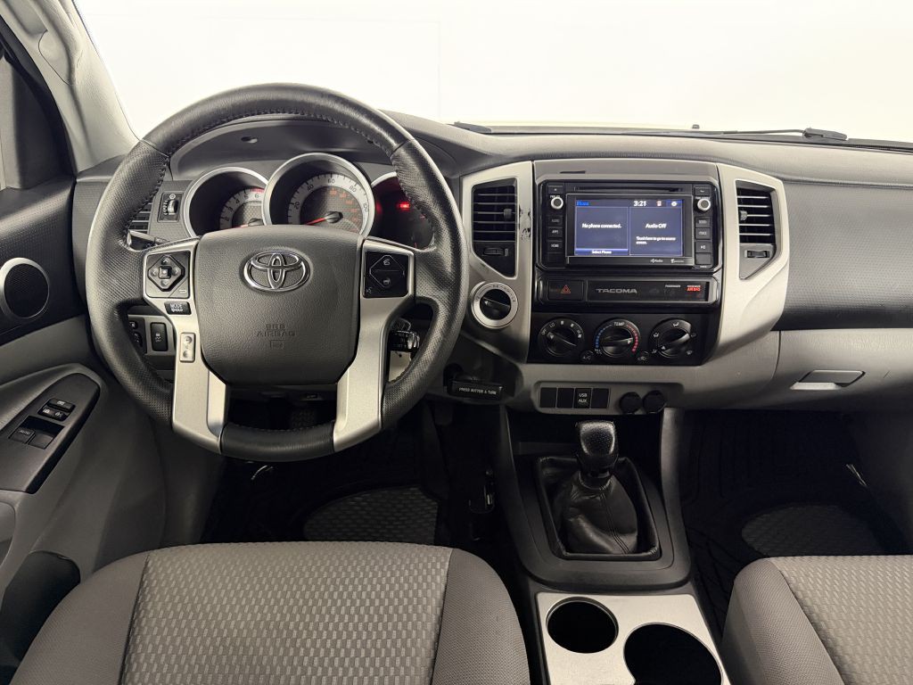 2015 Toyota Tacoma Image 23