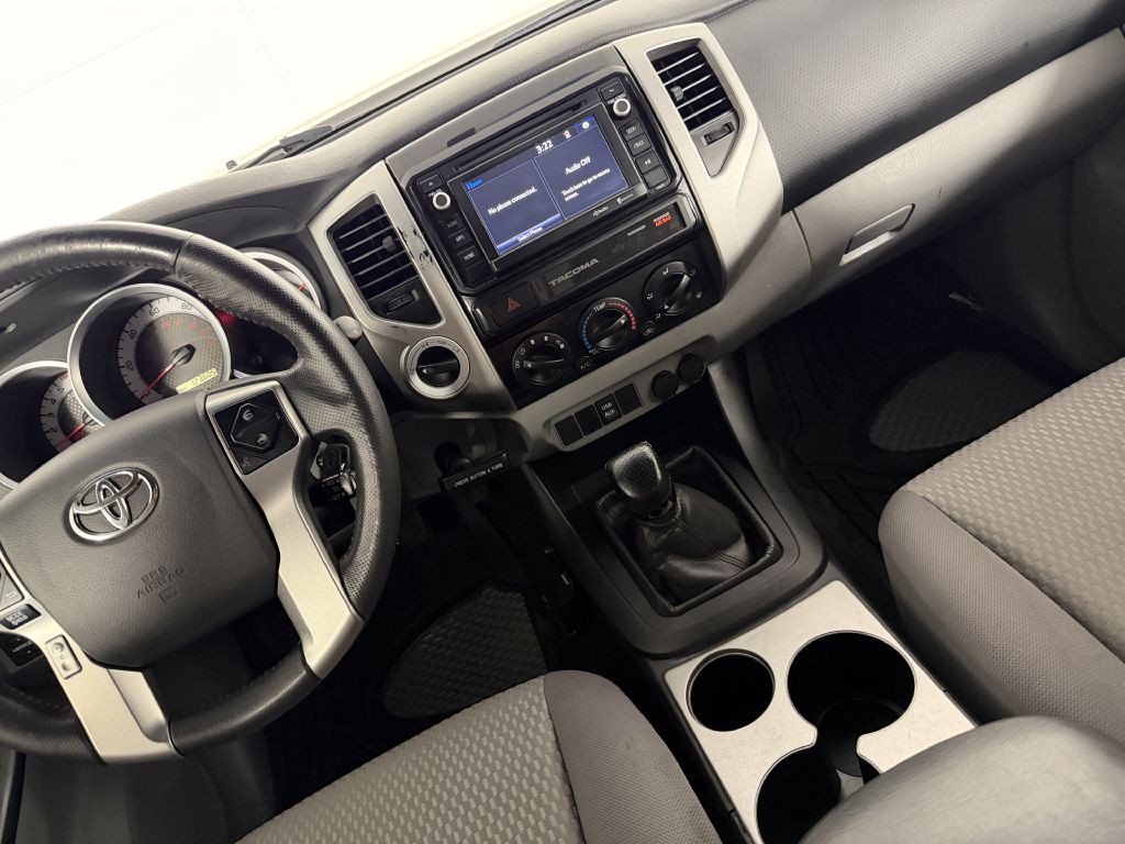 2015 Toyota Tacoma Image 27
