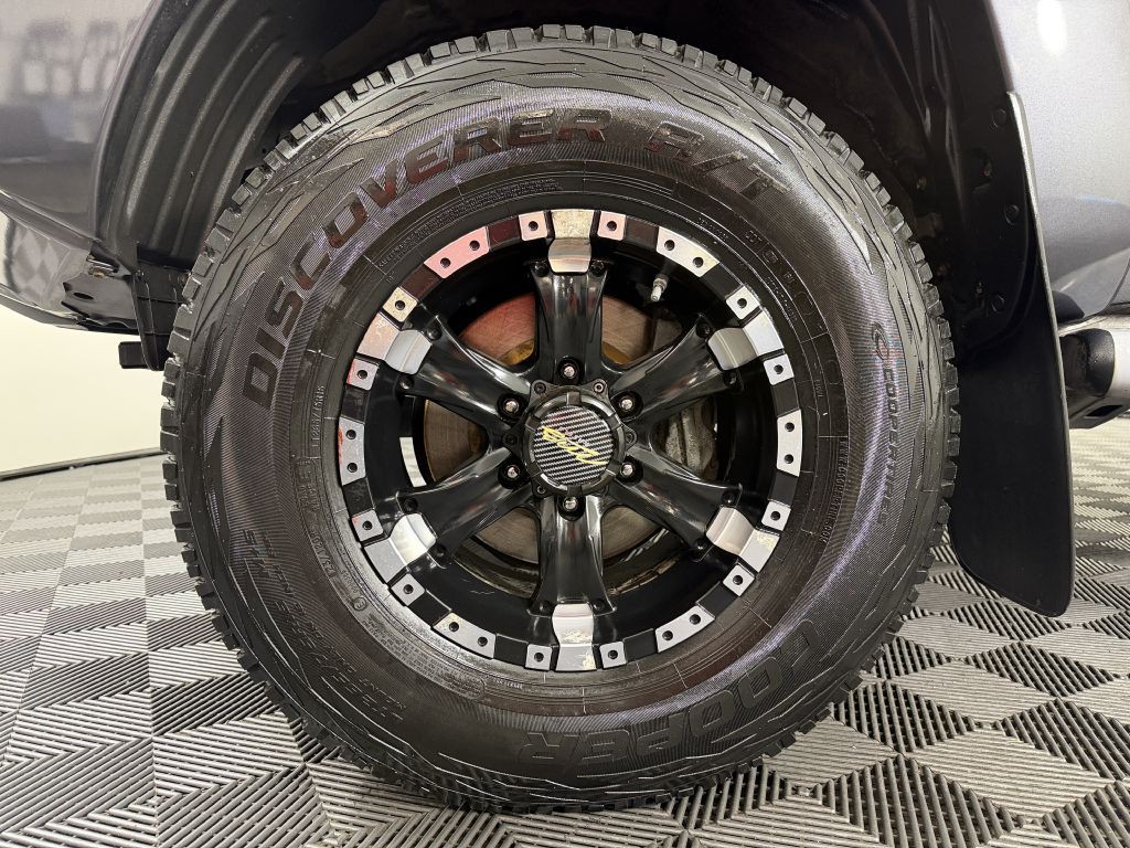 2015 Toyota Tacoma Image 35