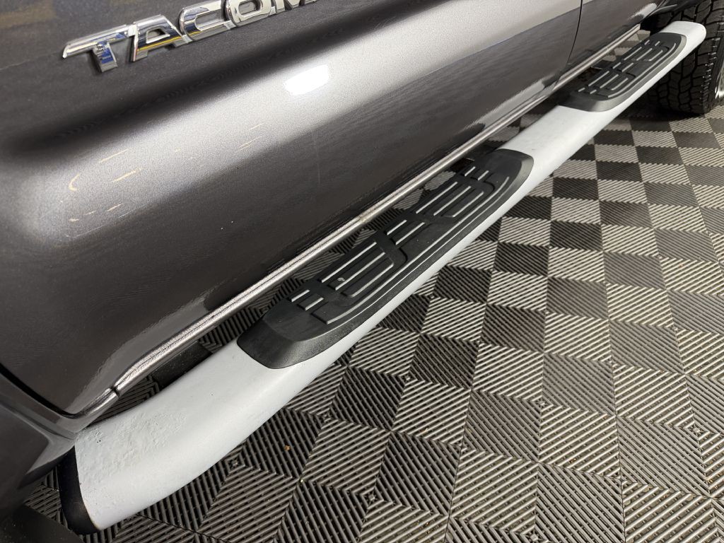 2015 Toyota Tacoma Image 36