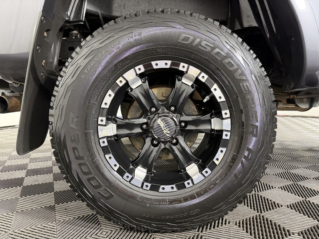 2015 Toyota Tacoma Image 38