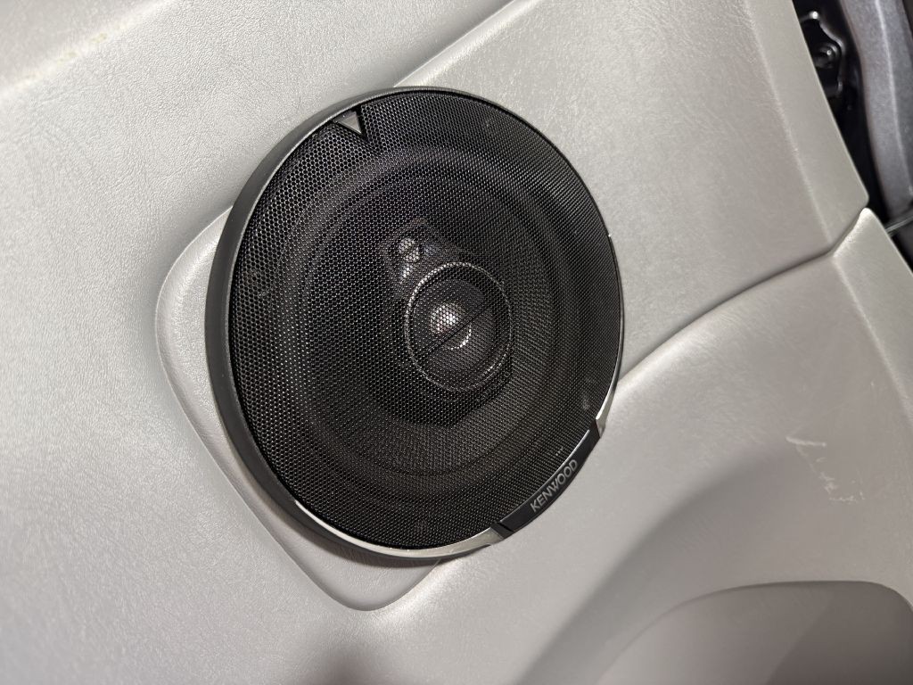 2015 Toyota Tacoma Image 40