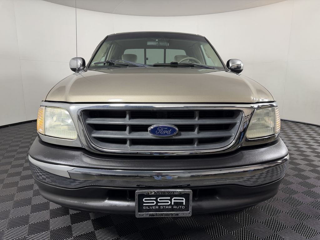 2002 Ford F-150 Image 2
