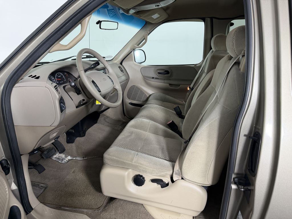 2002 Ford F-150 Image 11