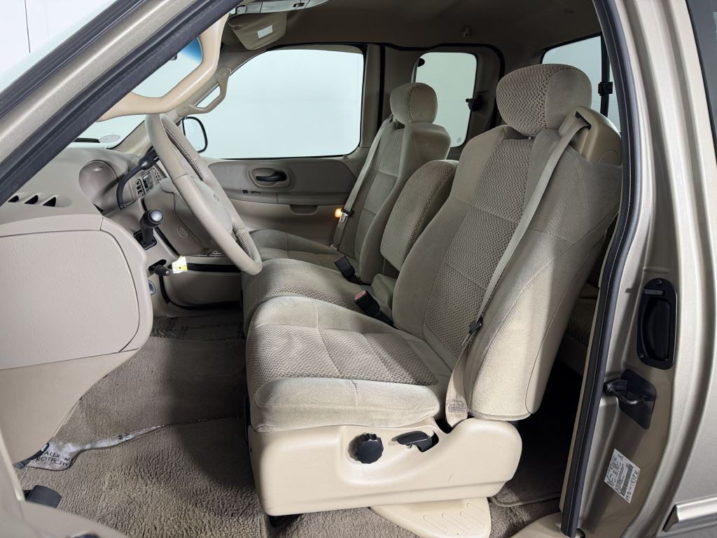 2002 Ford F-150 Image 12